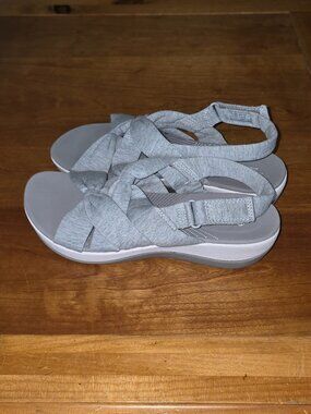 Clarks Cloudsteppers Arla Mae Bow Sandals Women’s 8 Gray Cushion Soft Comfort